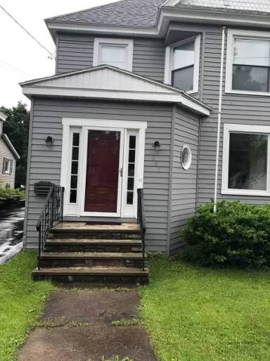 Main picture of 208 S Manlius St