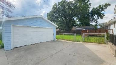 Main picture of 214 SW Arlan Dr