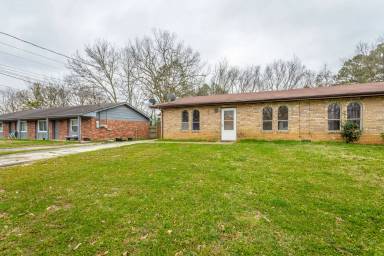 Main picture of 5762 Taggart Dr