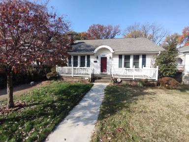 Main picture of 612 Irving St