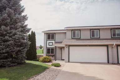 Main picture of 404 Ryan St