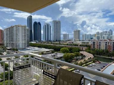 Main picture of Winston Towers 200
