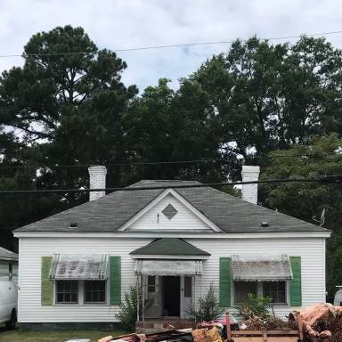 Main picture of 110 S Howell St