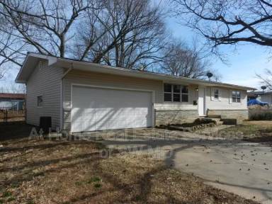 Main picture of 1344 S Prince Ln