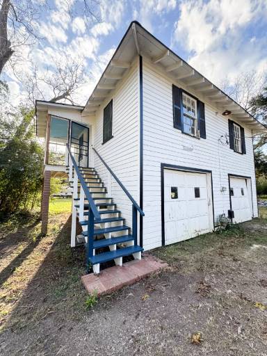 Main picture of 2238 Charleston Hwy