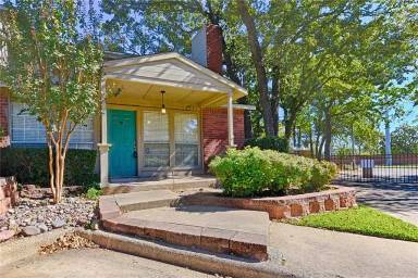 Main picture of 1473 Meadowood Village Dr