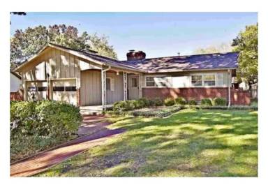 Main picture of 2107 S Bluff Ct
