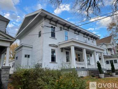Main picture of 904 N Alvord St