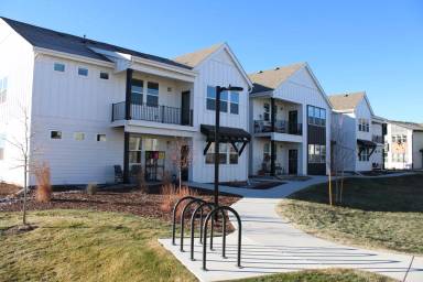 Main picture of 557 Vicot Way