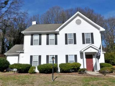 Main picture of 807 Selwyn Oaks Ct