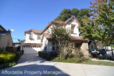Main picture of 590 Cottage Park Dr