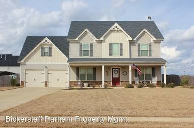 Main picture of 10 Memorial Dr