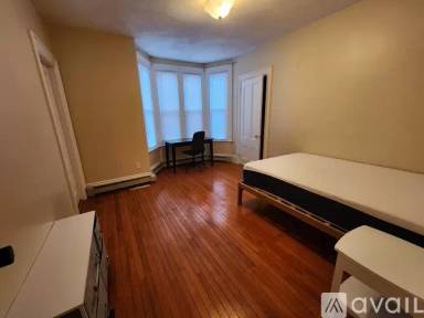Main picture of 66 Brook St