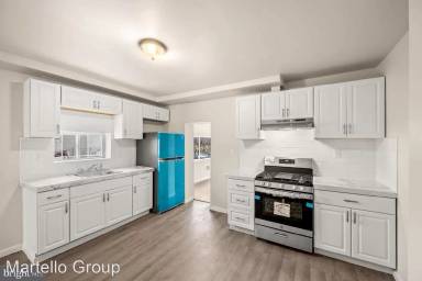 Main picture of 31 Upland Ave