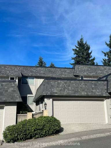Main picture of 17404 NE 27th St