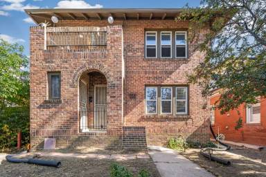 Main picture of 440 N Clarkson St