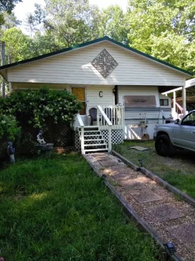 Main picture of 92 1st St