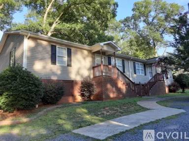 Main picture of 106 Englewood St