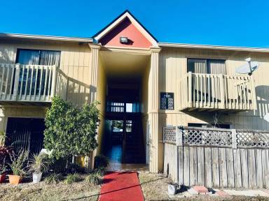 Main picture of 2101 Forest Knoll Dr NE