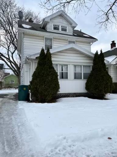 Main picture of 141 Canton St