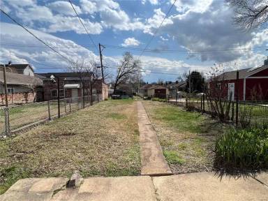Main picture of 5312 Shaw Ave