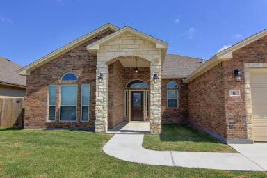 Main picture of 3 Arden Ct