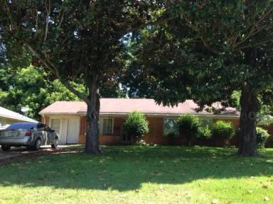 Main picture of 220 Southfield Rd