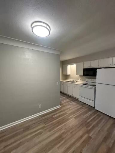 Main picture of Lewis Avenue Apartments