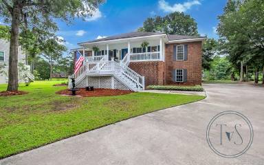 Main picture of 288 Sterling Woods Dr