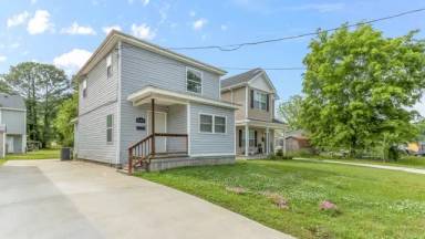 Main picture of 425 York St