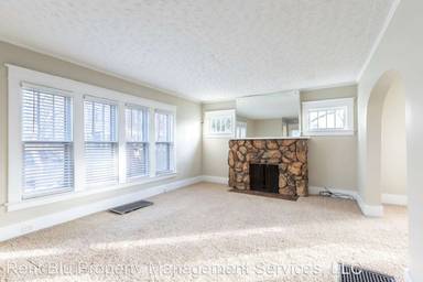 Main picture of 912 Virginia St SE