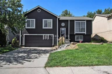 Main picture of 6422 N 149th Ave