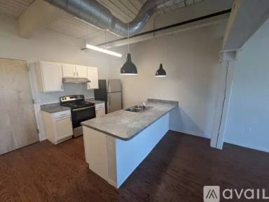 Main picture of 832 Commercial St