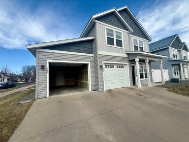 Main picture of 1041 S 12th Ave