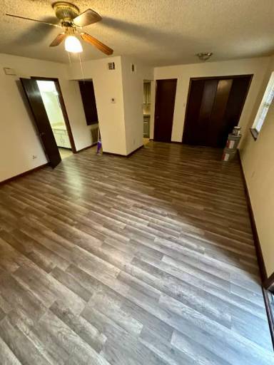 Main picture of 1649 Gary Ln