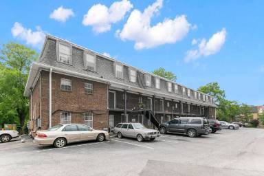 Main picture of 2905 Rhodes Cir S