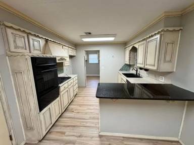 Main picture of 2204 Edgewood Dr