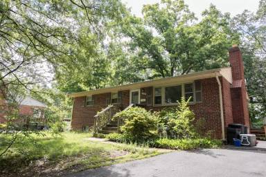 Main picture of 10505 Forest Ave