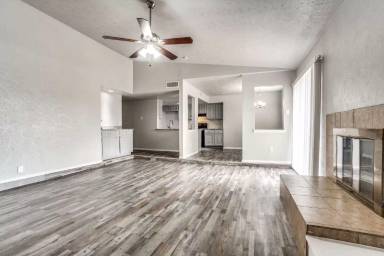 Main picture of 525 David Dr