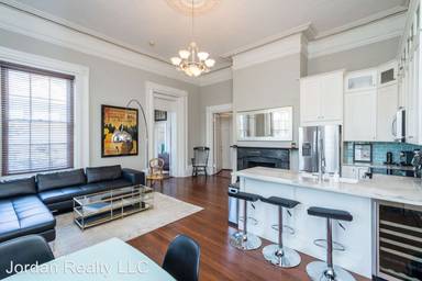 Main picture of 214 Calhoun St