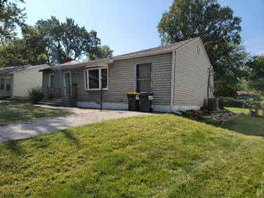 Main picture of 11605 W 68th St