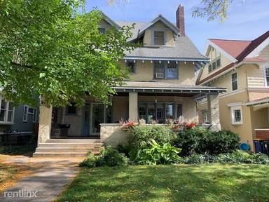Main picture of 362 Benjamin Ave SE