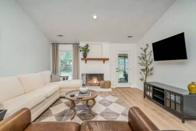 Main picture of 2812 Olde Whitehall Rd