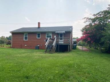 Main picture of 1613 Sunbury Rd