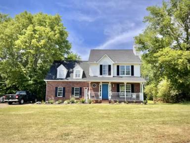 Main picture of 2820 Bloomfield Dr