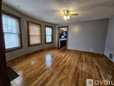 Main picture of 123 Spring St