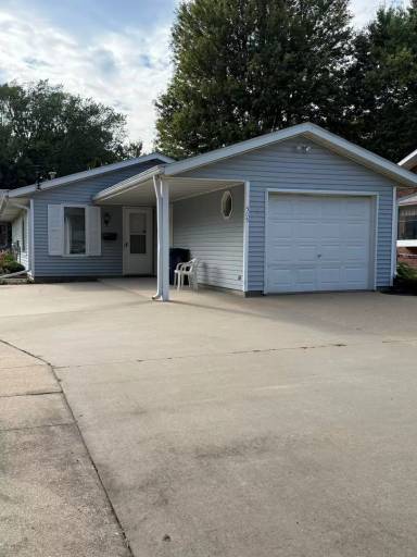 Main picture of 505 Broadway St