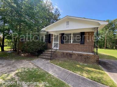 Main picture of 404 Shagbark Ave