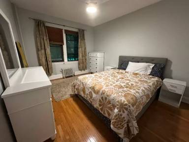 Main picture of 137 Englewood Ave