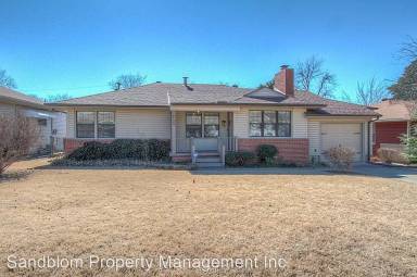 Main picture of 4138 E 37th St